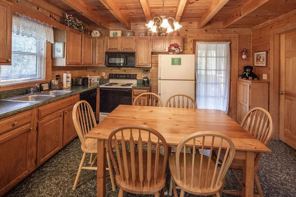 Gerralds Chalet by Heritage Cabin Rentals