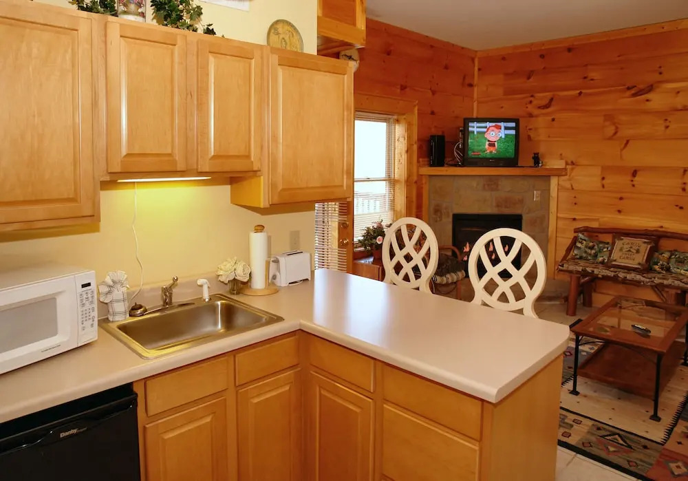 Almost Bearadise #289 by Aunt Bug's Cabin Rentals
