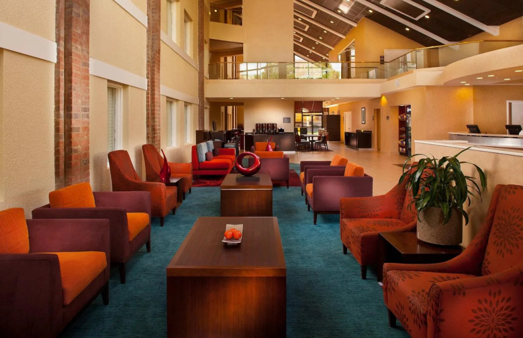 Sonesta Simply Suites Memphis East Poplar Pike