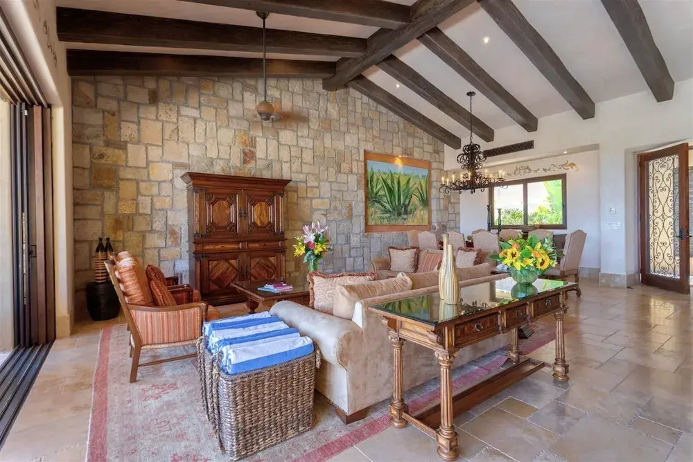 Casa de la Familia 7 Bedroom Contemporary Hacienda Style at Discounted Rate!
