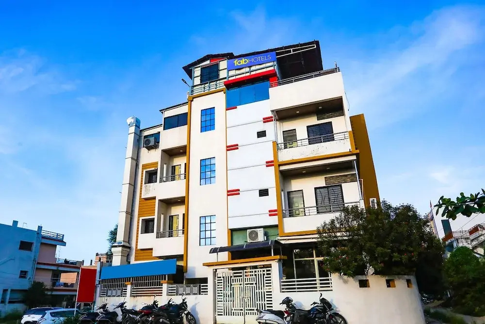 Fabhotel Legacy I