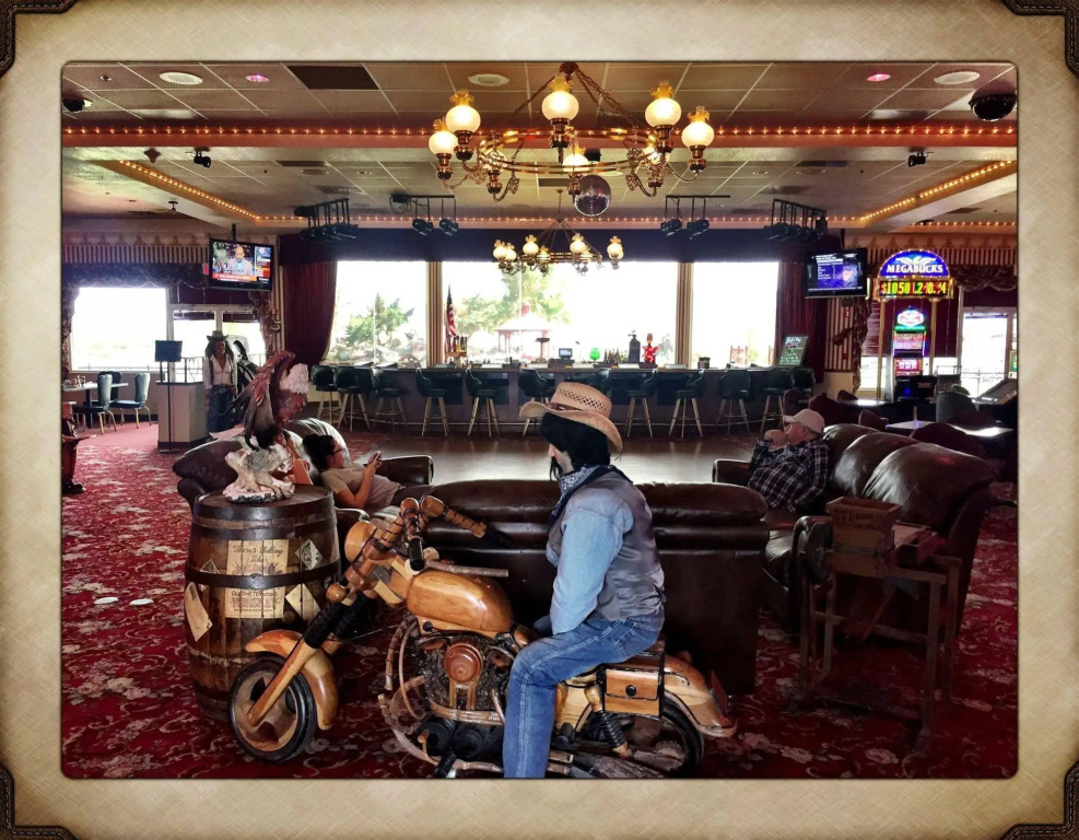 Longstreet Inn & Casino