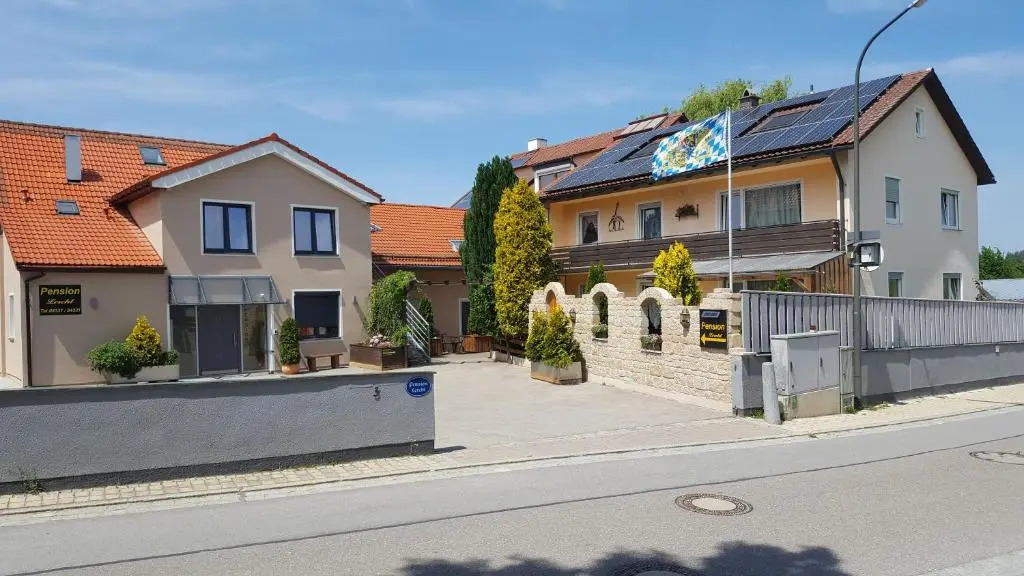 Pension und Ferienwohnungen Lerchl