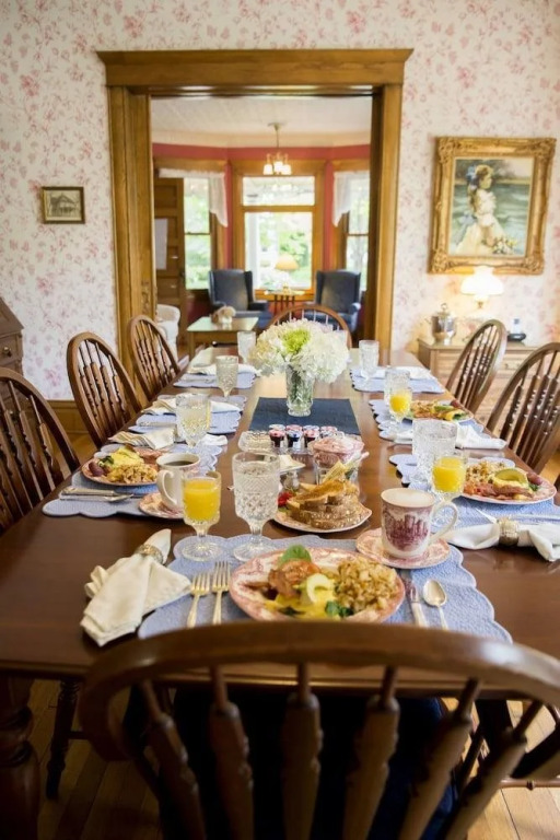 Harrison House Bed & Breakfast
