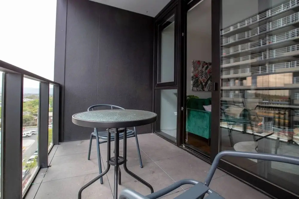 Perfect Location 2 Bdrs Apartment@glen Waverley