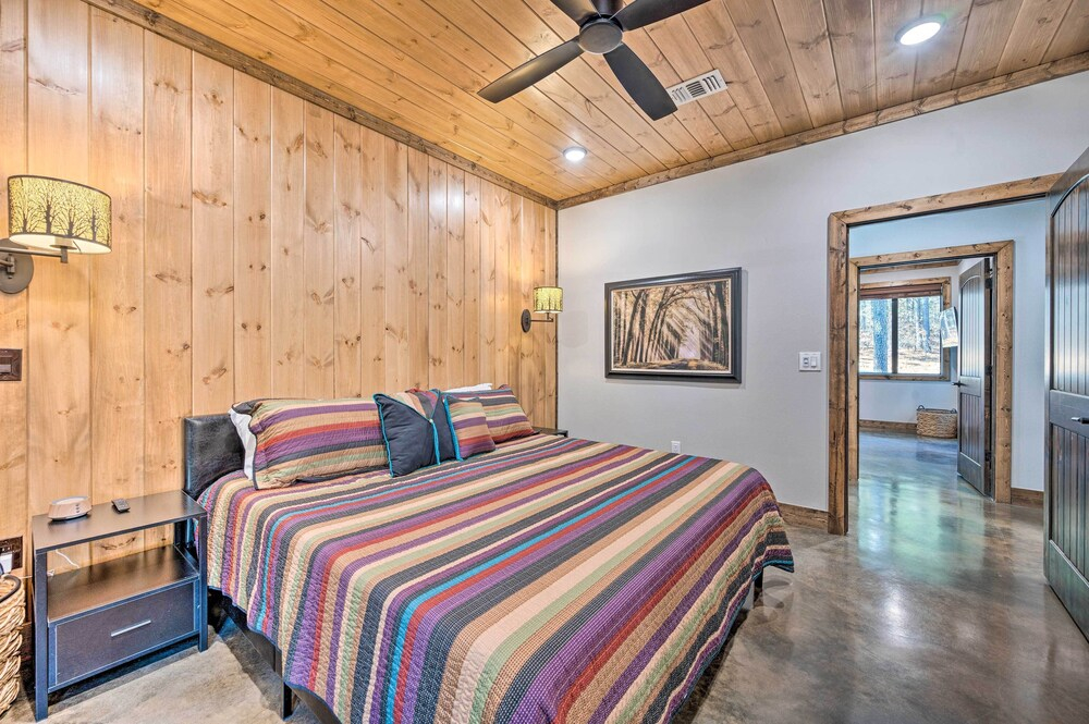 Broken Bow 'lazy Dog Lodge' w/ Hot Tub, Pool Table