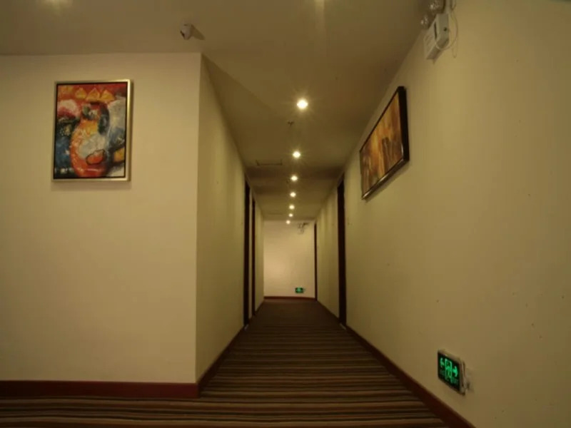 Minghong Hotel (Guangzhou Zhongshan Medical Dongshankou Metro Station)