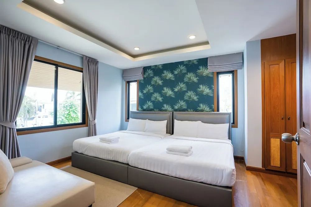 Baan Natcha Pool Villa City Center