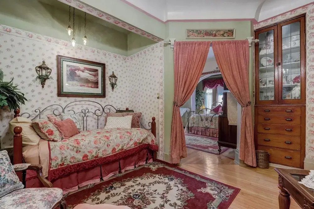 Schuster Mansion Bed & Breakfast