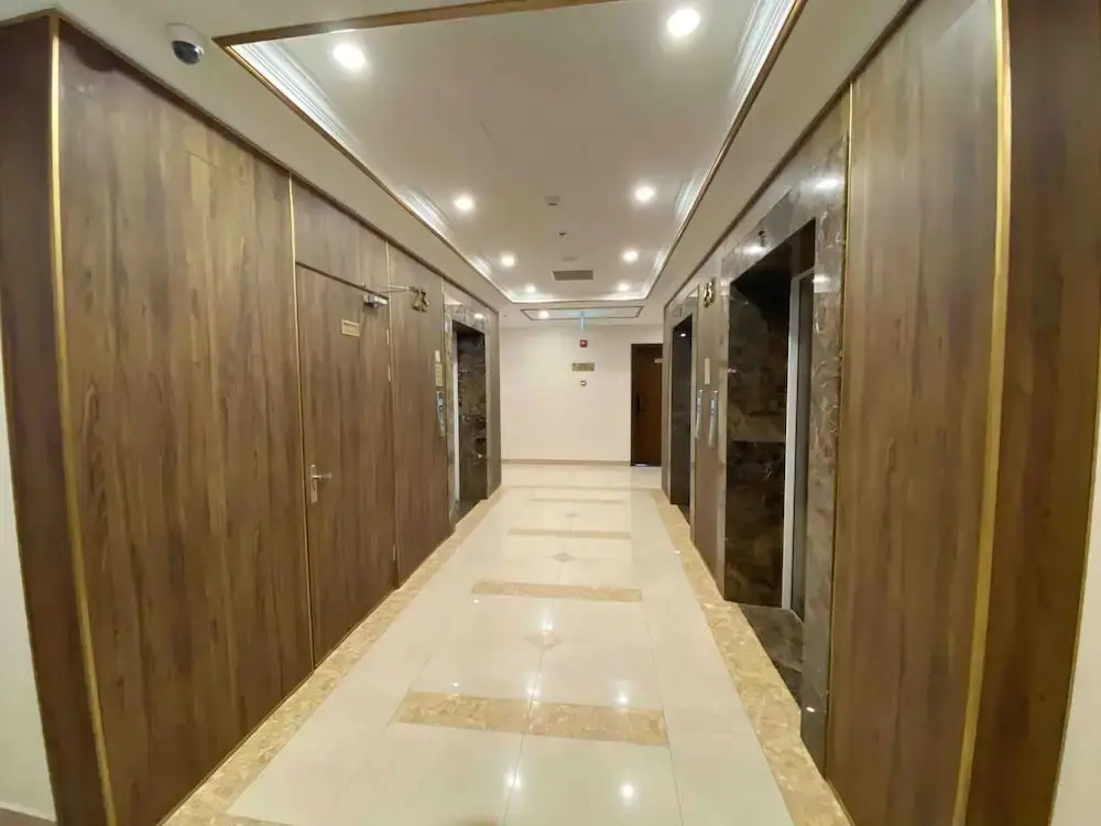 D El Dorado Westlake Luxury Apartments