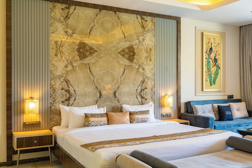 Mountain Creek by ELIVAAS Prive Pet-friendly 1 Luxe Room with Shared Pool and Gazebo
