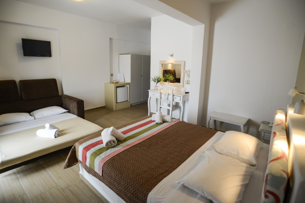 OMIROS HOTEL