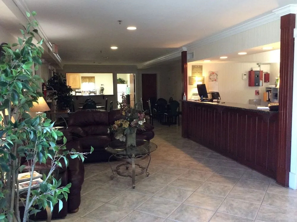 Riverside Hotel