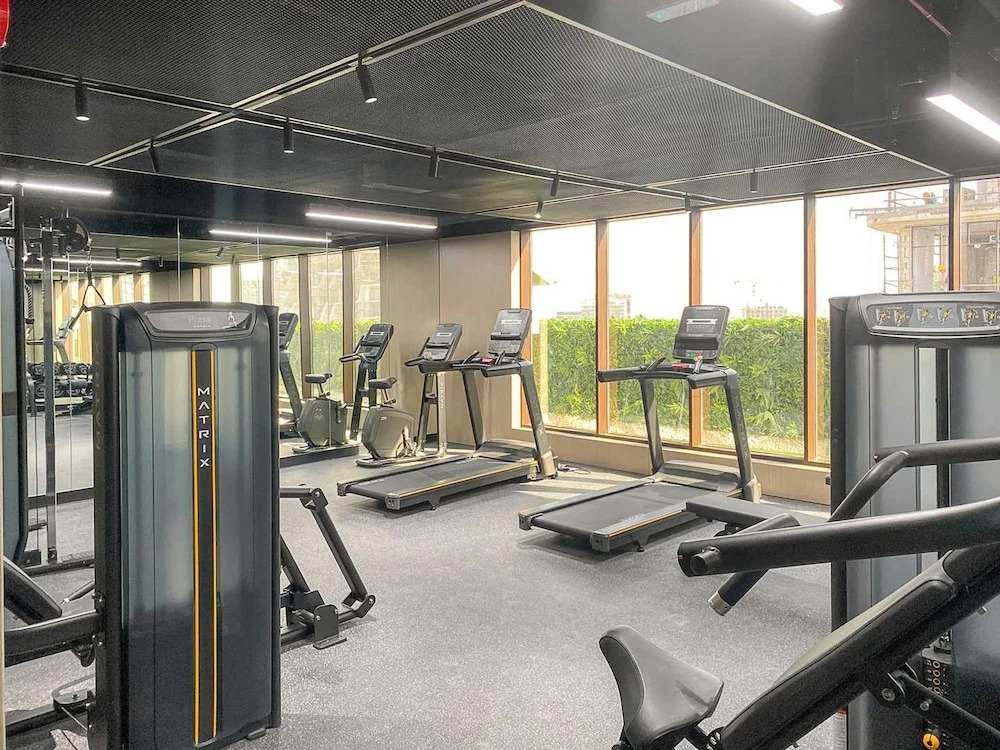 Luxurious Stay in JVC With Rooftop Pool Gym