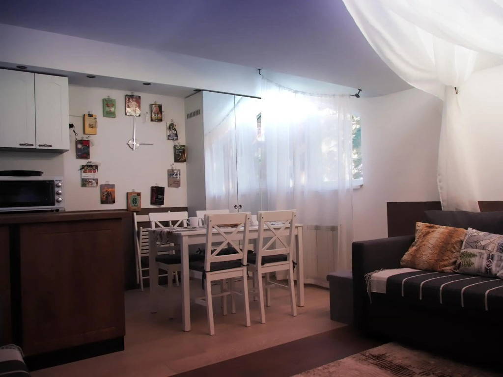 Apartment 15