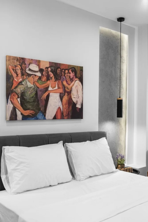 White and Wood Nilie Hospitality MGMT