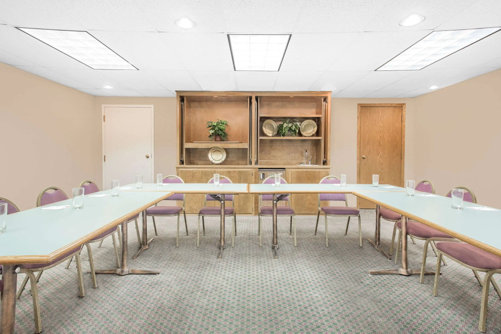Hawthorn Extended Stay by Wyndham Green Bay