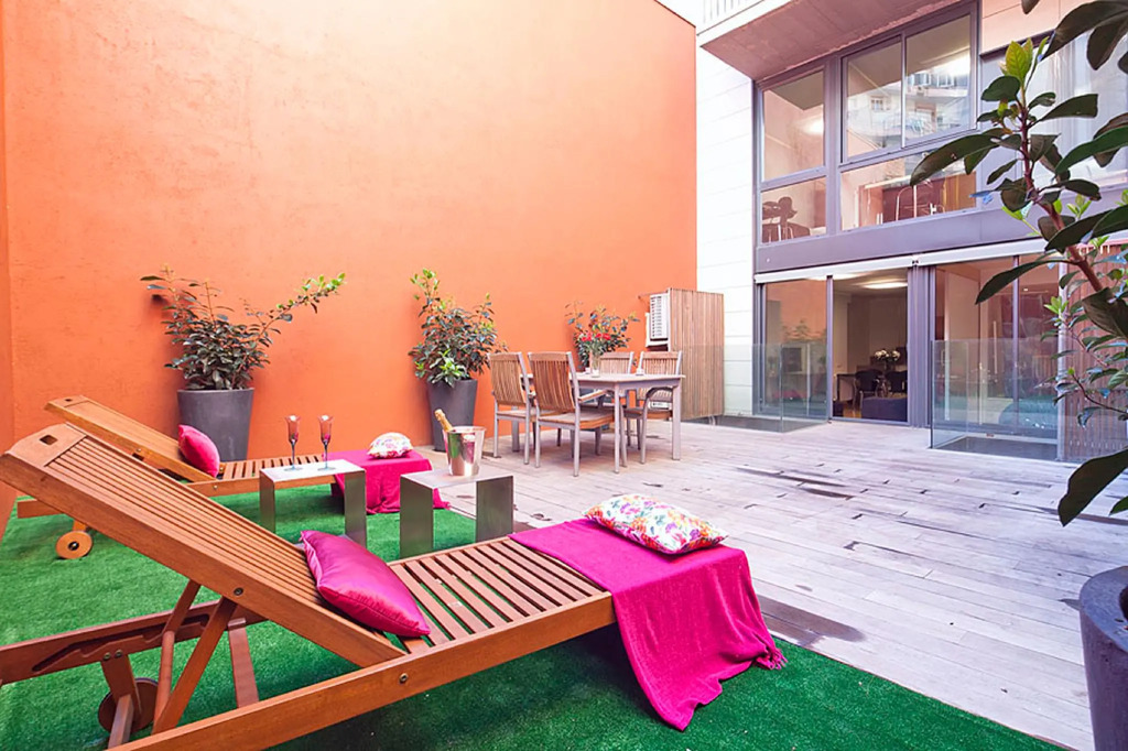 My Space Barcelona Pool City Center