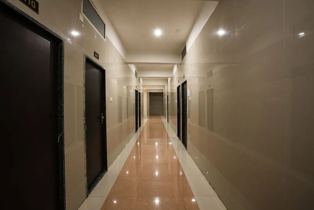 Spot On 23725 Jay Shanti Palace Hotel