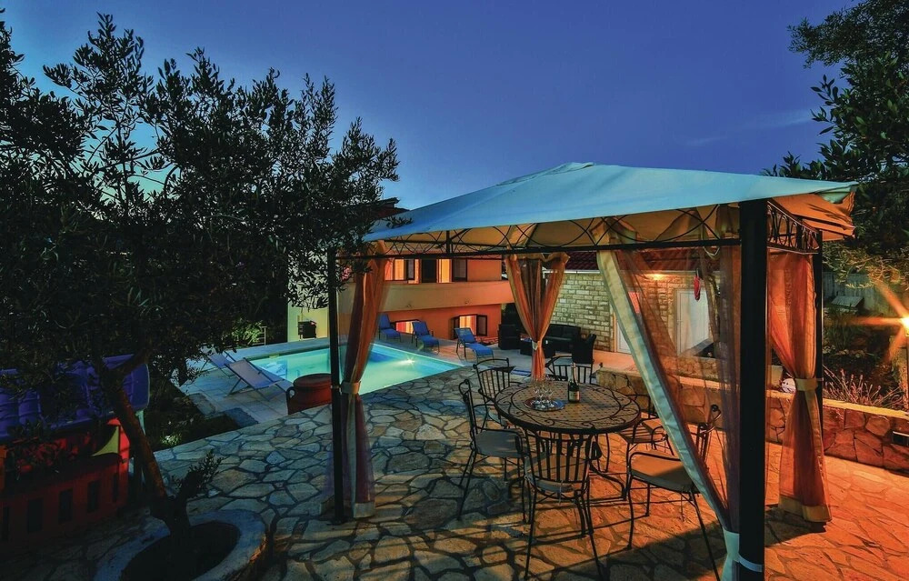 Beautiful Home in Trogir With Wifi and 3 Bedrooms
