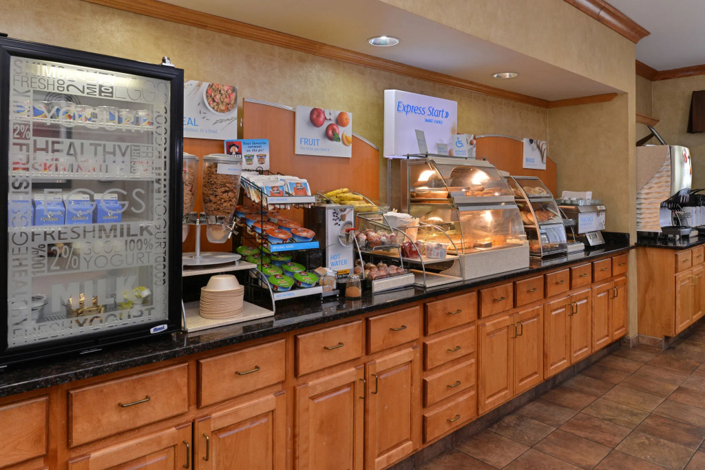 Clarion Pointe Medford