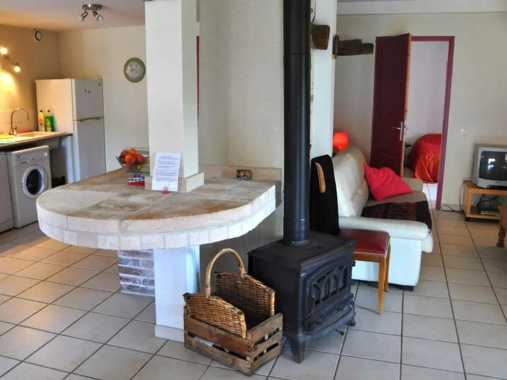 Gîte 13 pers. avec patio, proximité Parc du Pilat, animaux admis, parking - FR-1-496-72