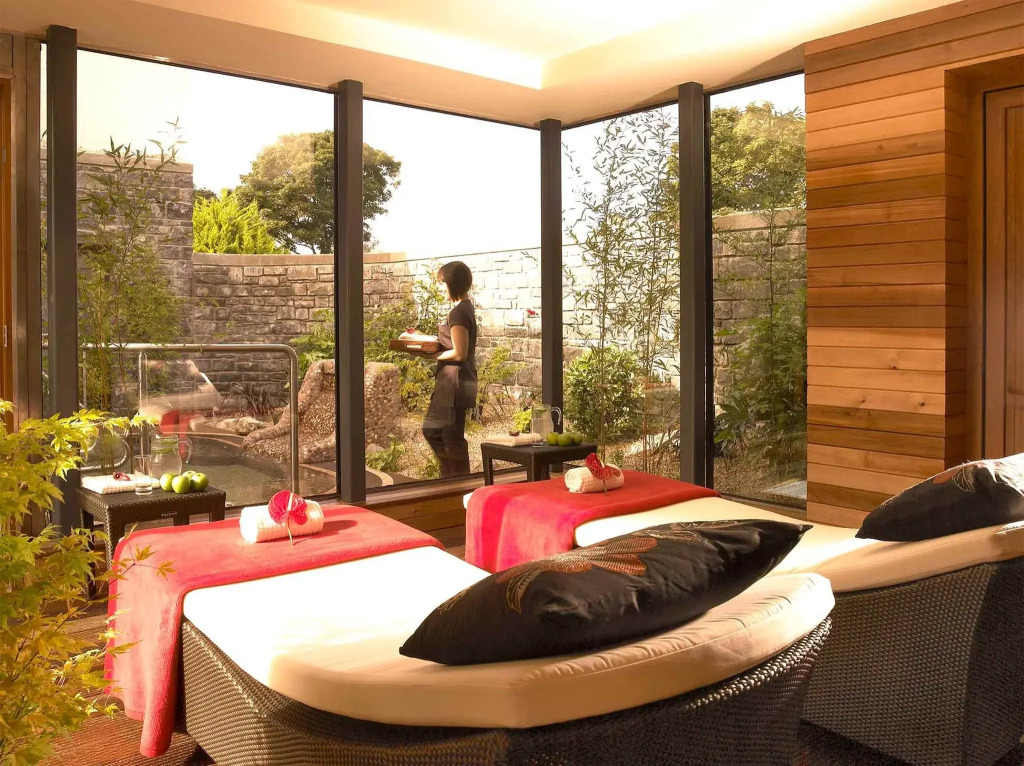 Castlecourt Hotel, Spa & Leisure