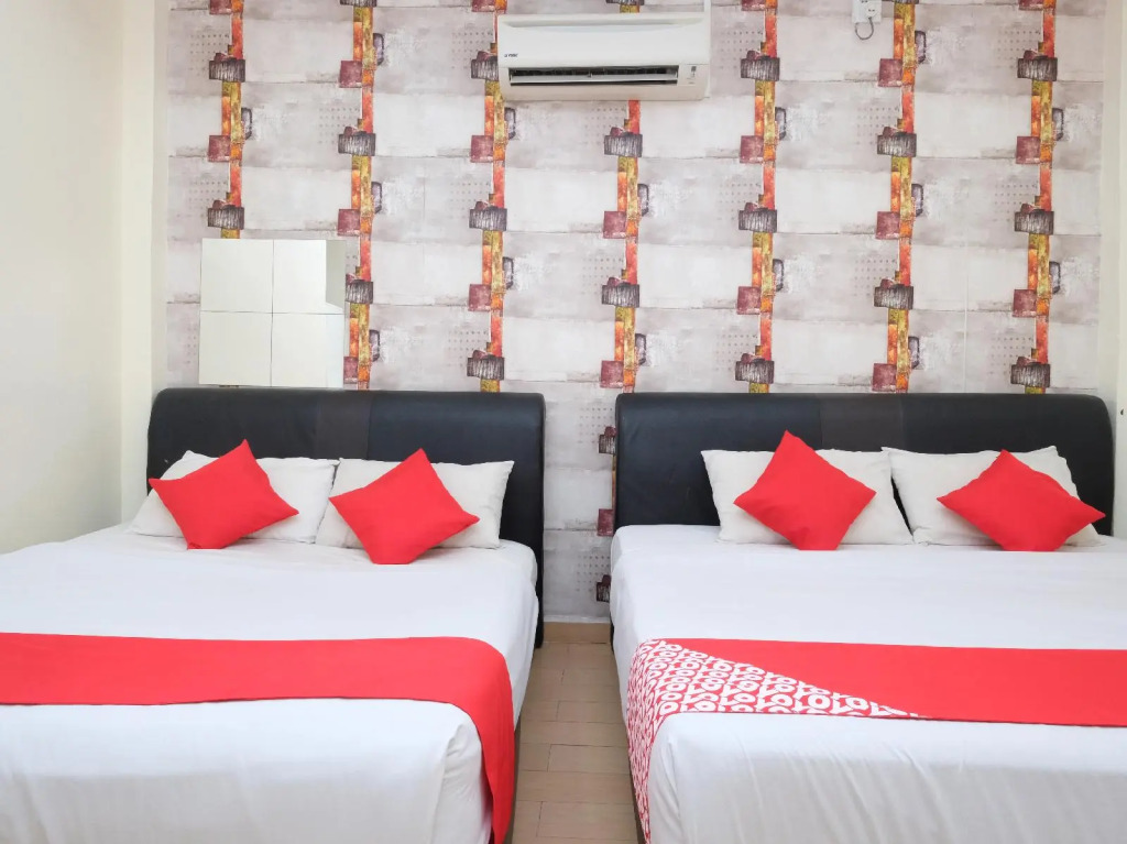 OYO 1031 Aj Suite Hotel