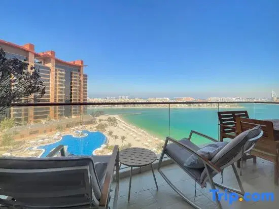 bnbme | Luxury Seaview Retreat with Private Beach
