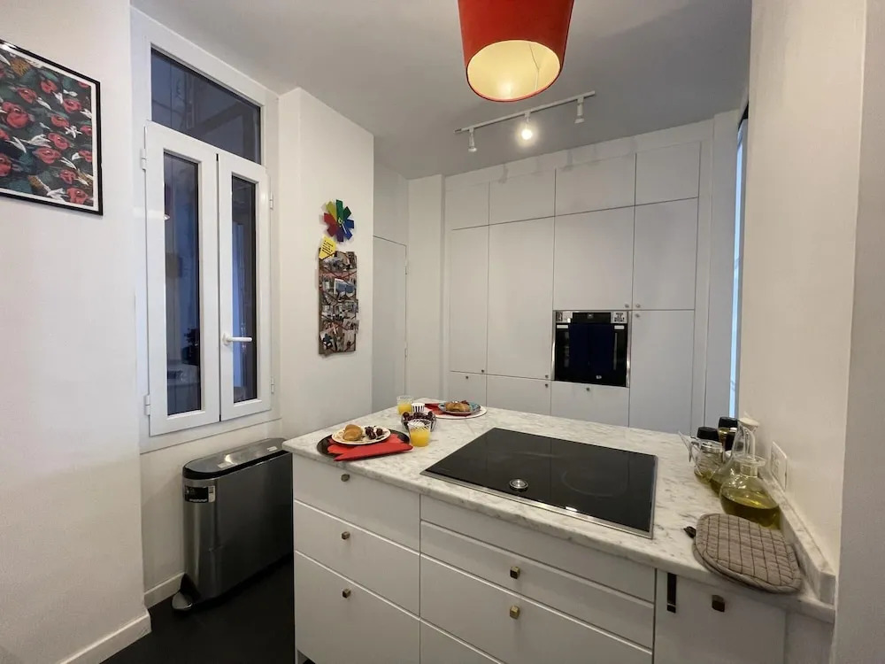 My Summer in Rome Spacious 2BR 2 Bath Home With a Balcony Near Famed Piazza del Popolo