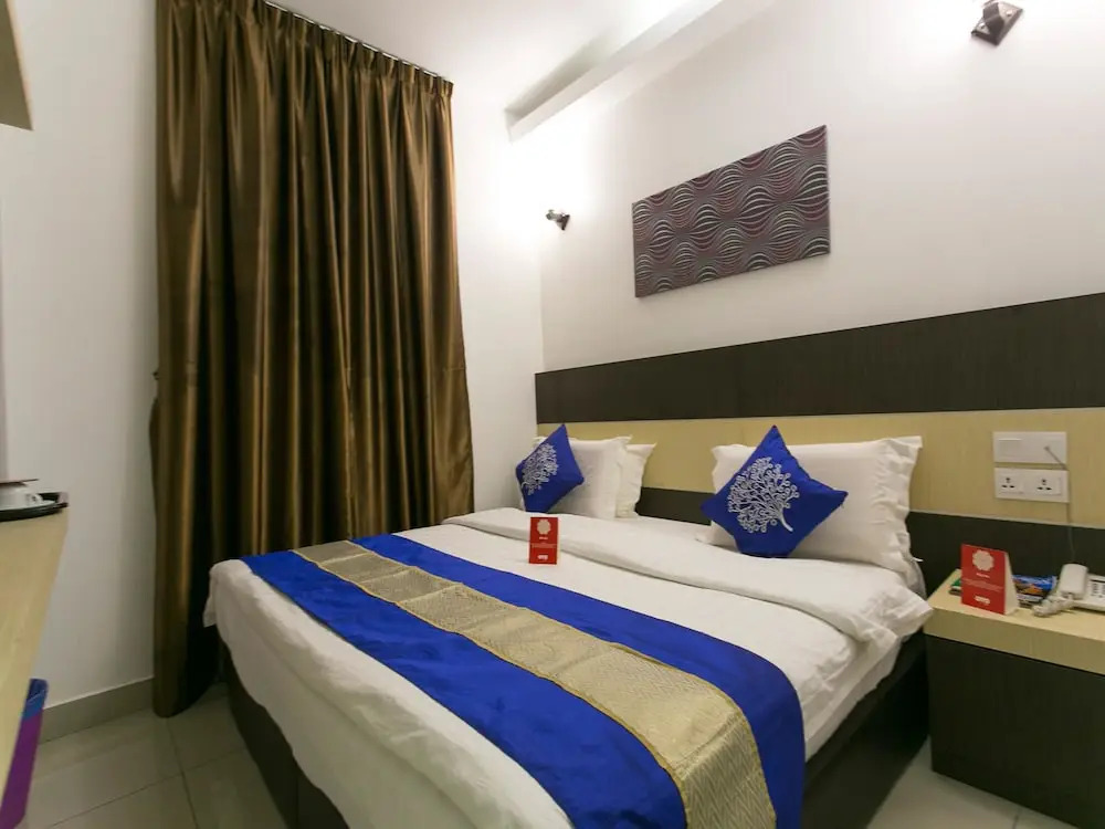 OYO 286 Uptown Hotel