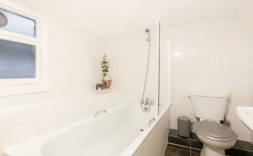 Great Percy Street Apartments by Flexystays