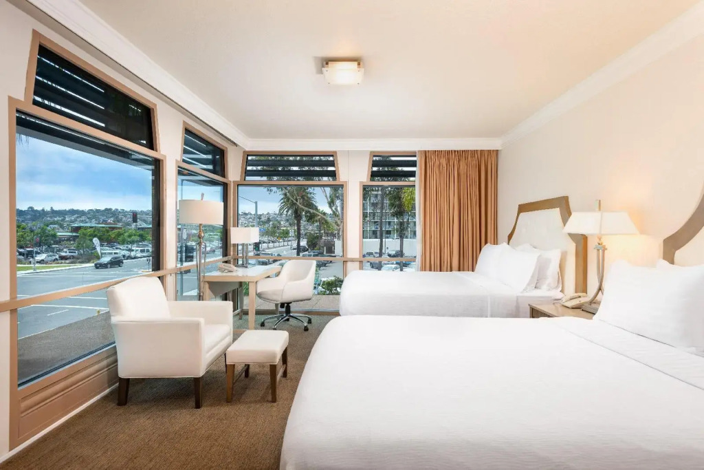DoubleTree by Hilton San Diego Bayside
