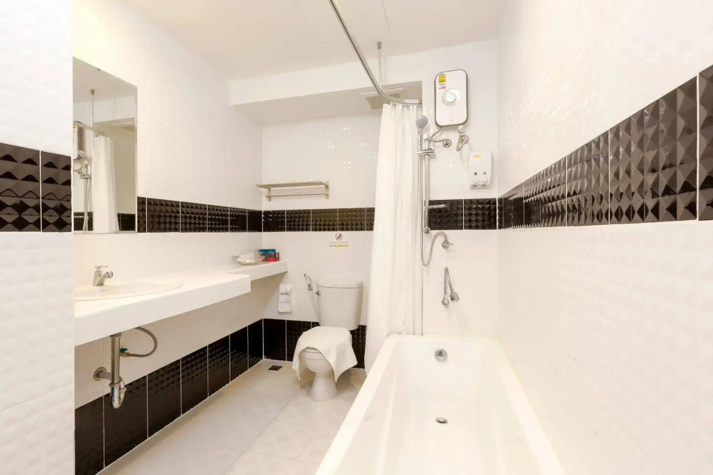 RoomQuest Suvarnabhumi Airport Rom Klao