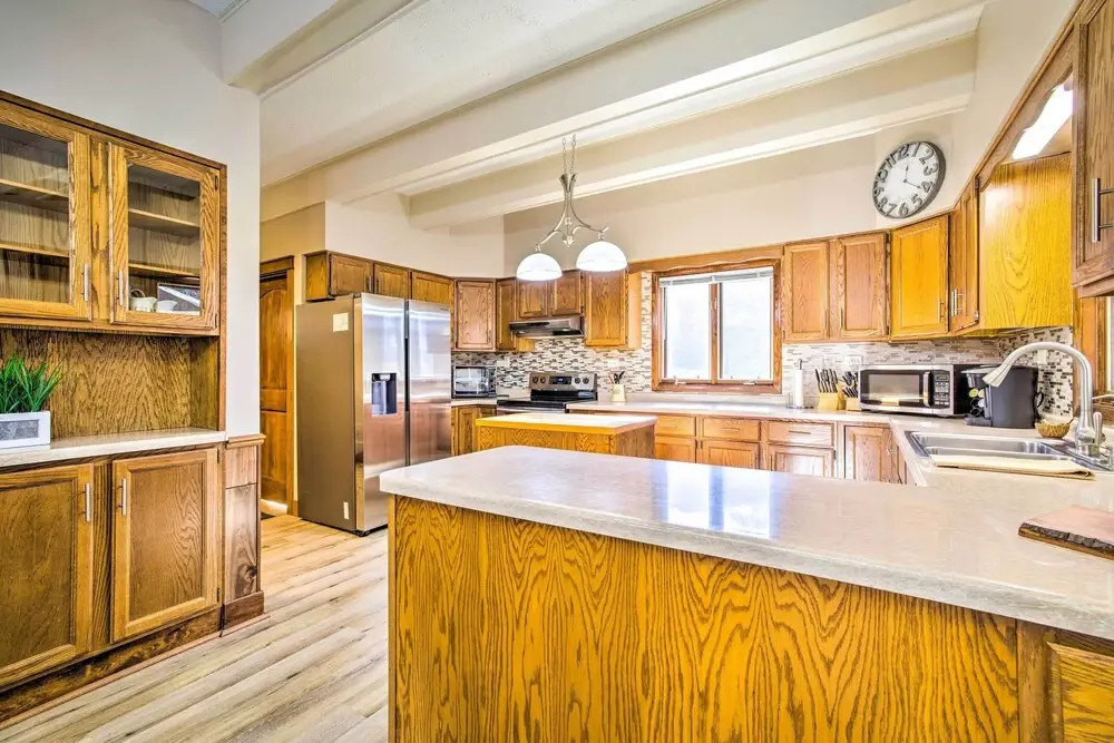 Beautiful Home w/ Hot Tub on Lake Wissota