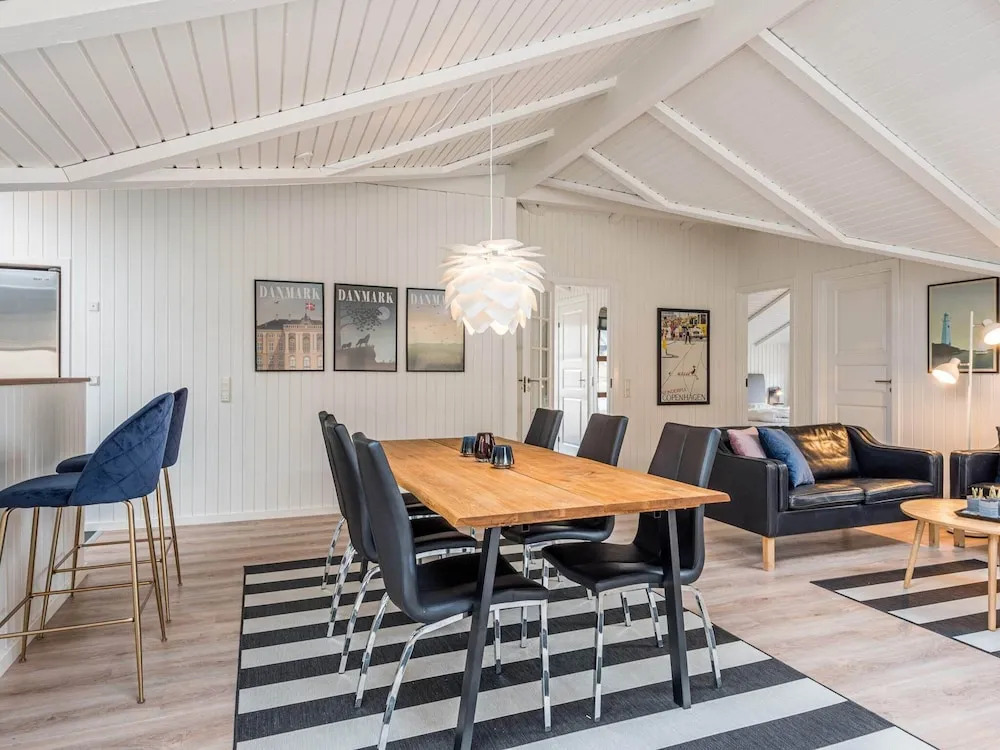 6 person holiday home in Henne