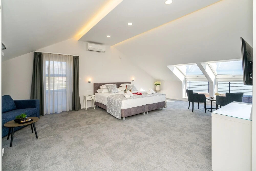 Luxury Beachfront Villa Sea Queen - Kastela