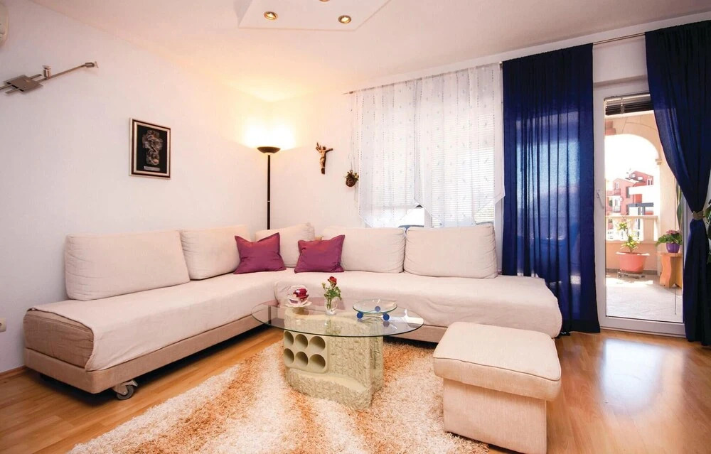 Amazing Home in Vodice With Wifi and 3 Bedrooms