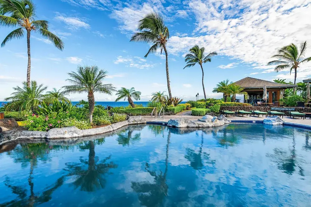 Ground Floor, Ocean View, Walking Distance to Shops, Food & Beach! - Vrkcv