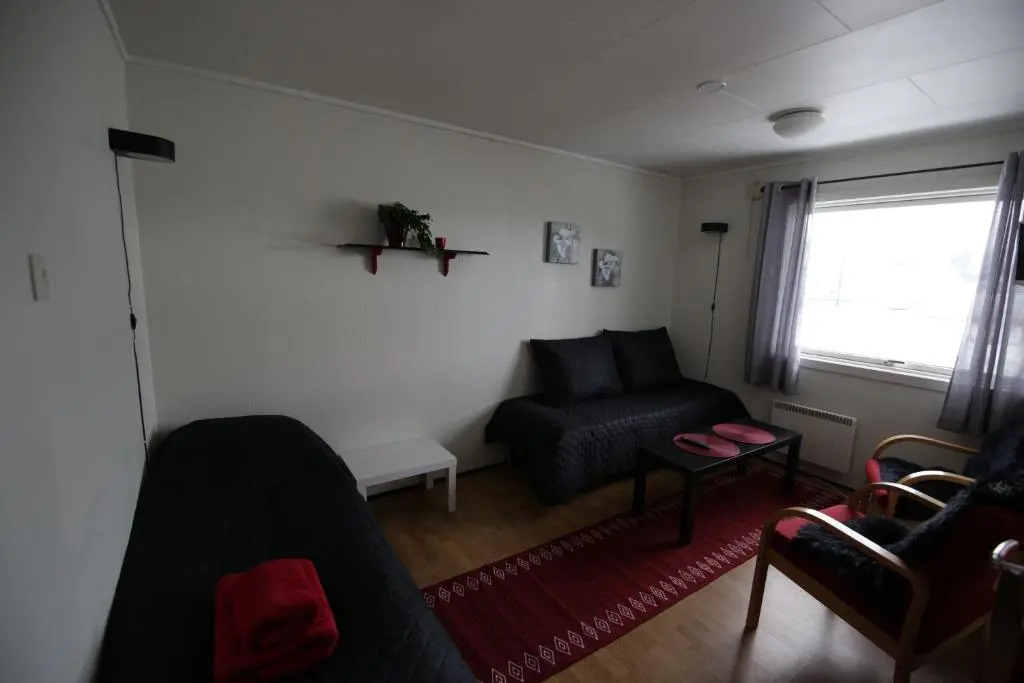 Lyngenfjord, Frøyas hus