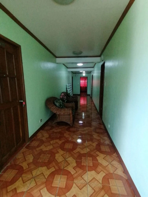 OYO 879  Lauriens Budget Hotel 2