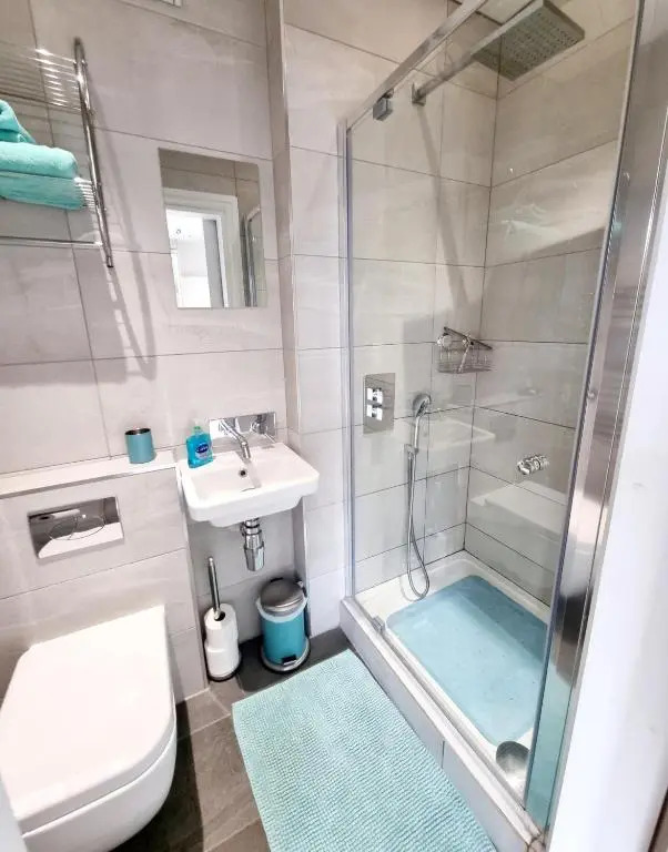 OYO The Lodge Bournemouth
