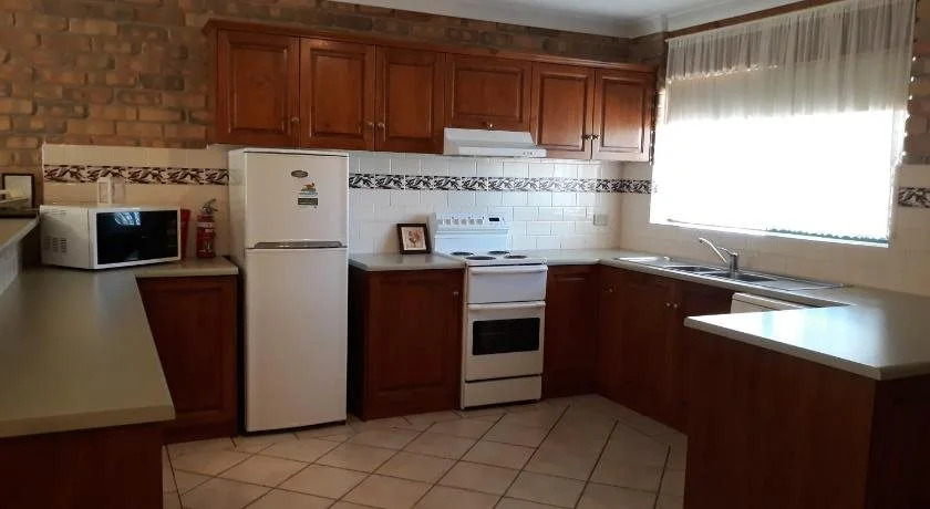 Acacia Apartments