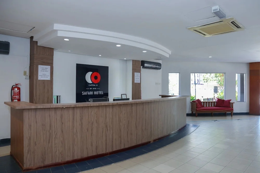 OYO Capital O 89876 Safari Hotel