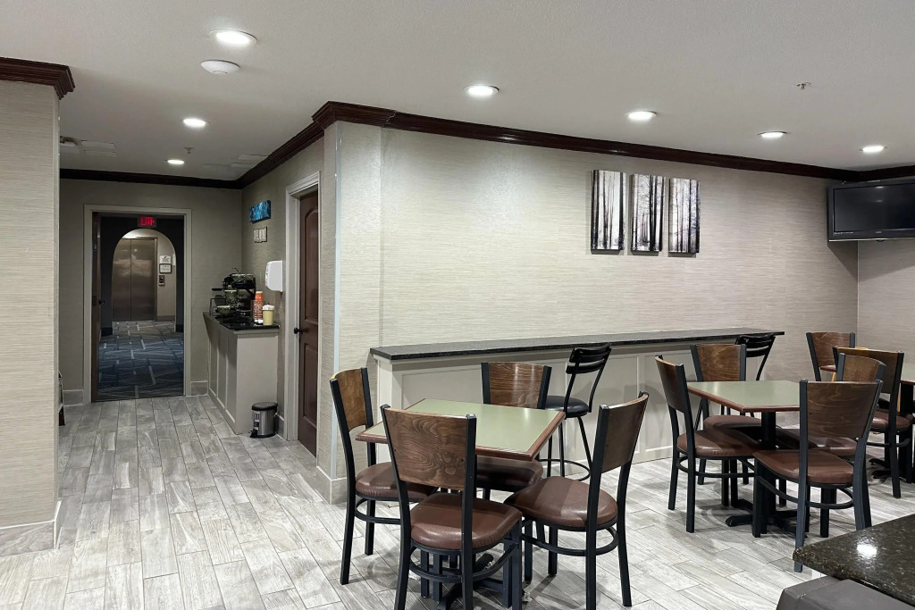 Holiday Inn Express Hillsboro I-35