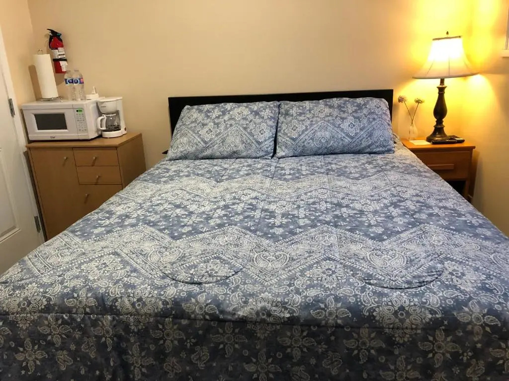 Shady Willow Guest House - SMALL Indipendent Units with Seperate Entrance for Travellers