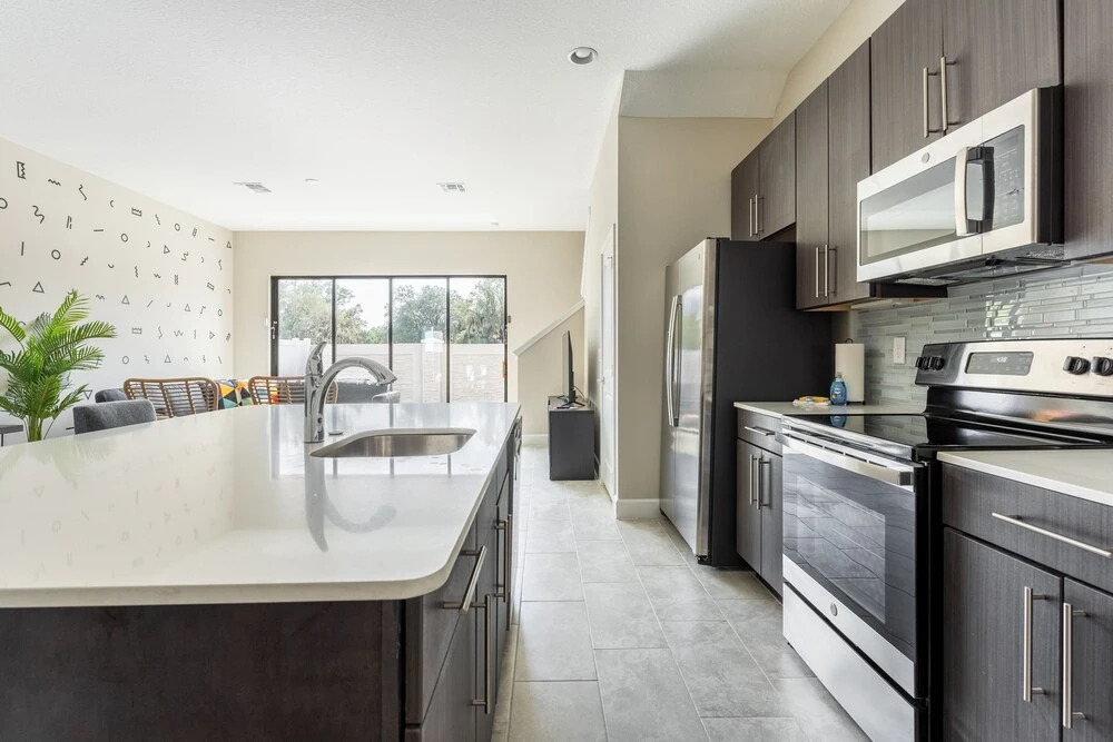 Fascinating 4br 3ba Pool Near Universal Studios 4 Bedroom Home by RedAwning