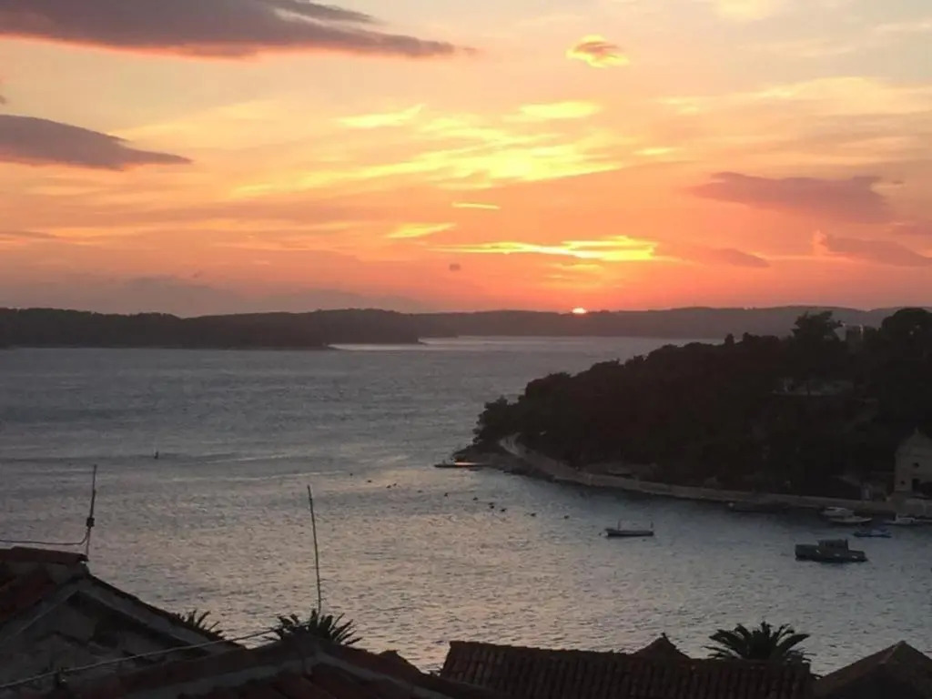 Hvar Old Dalmatian House Junior Suite - Deck 2