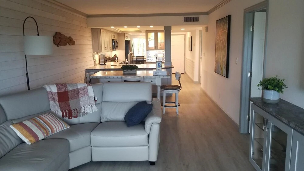 Land's End 202 Building 10 Beachfront / Fully Remodeled!!