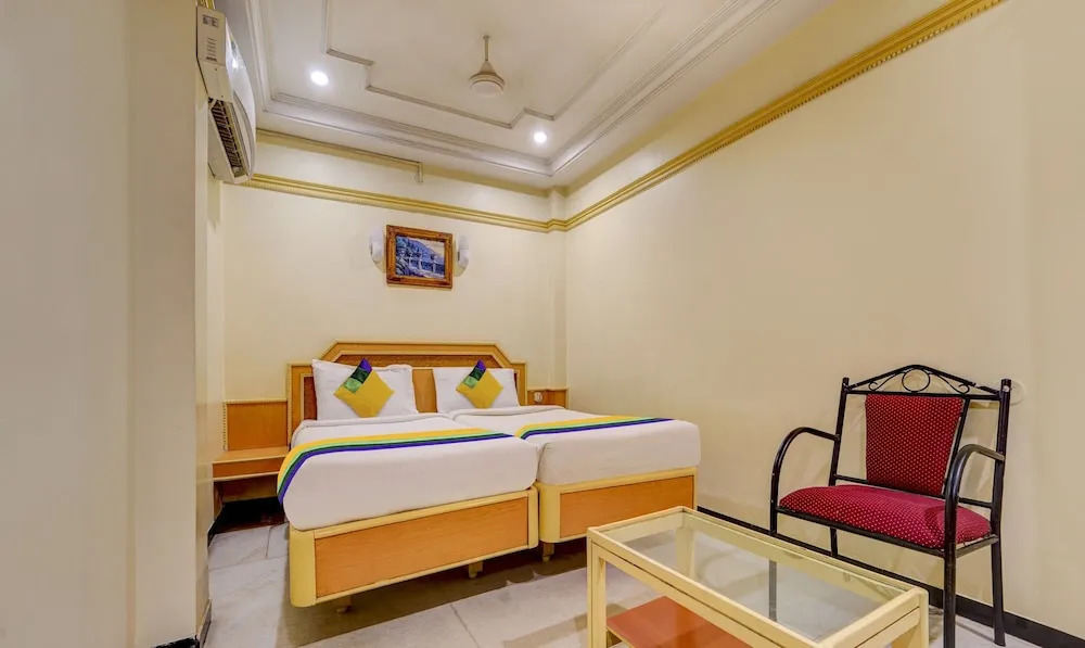 Itsy Hotels Coastal Grand Sathyam